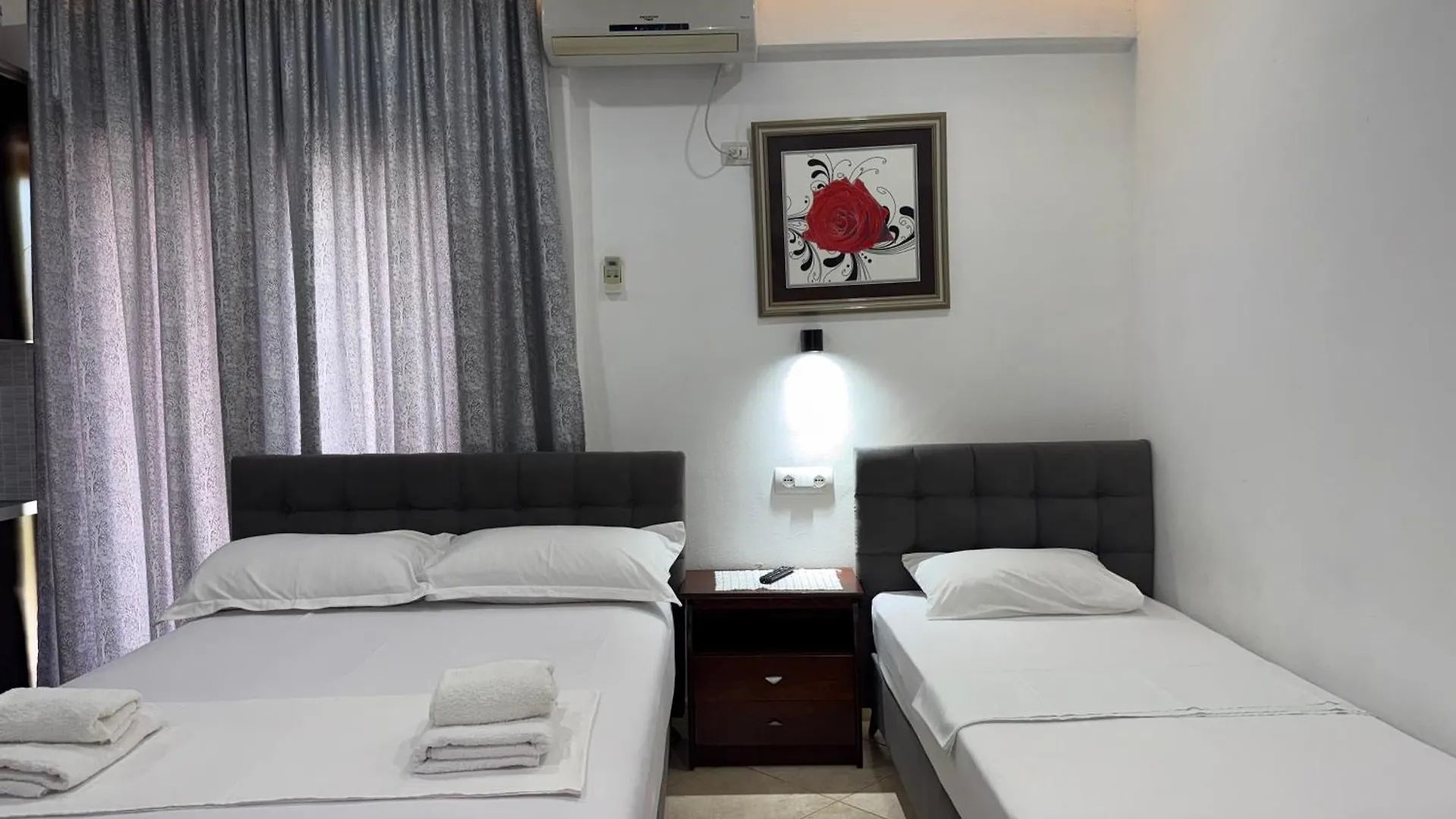 Lägenhet Eraldo Brahimi Apartaments Ksamil